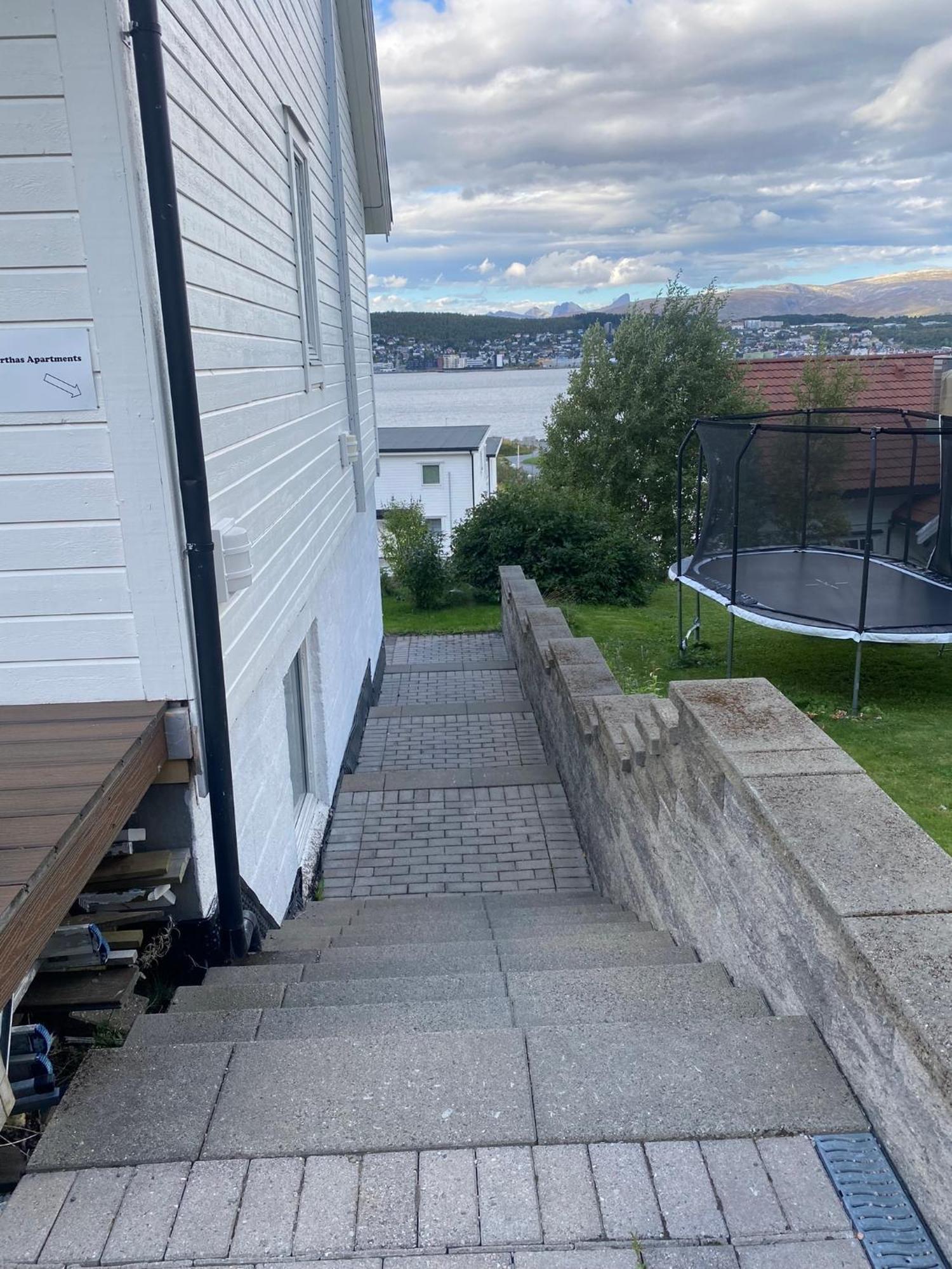 Polar Cozy Apartment - With View And Free Parking Tromsø Exterior foto